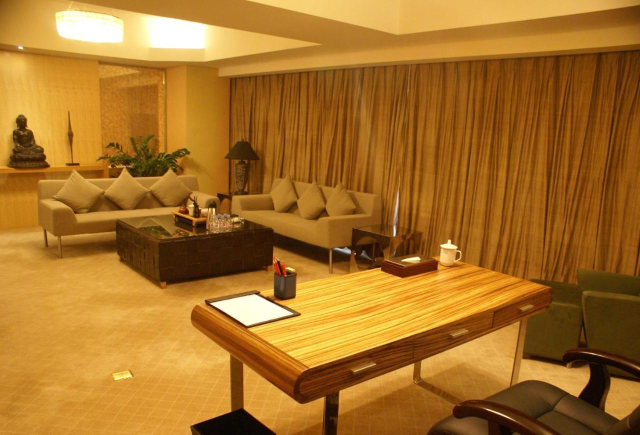 Holiday Inn Binhai Тяньцзинь Экстерьер фото
