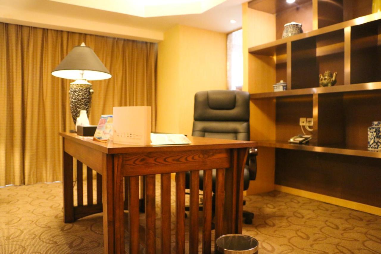 Holiday Inn Binhai Тяньцзинь Экстерьер фото